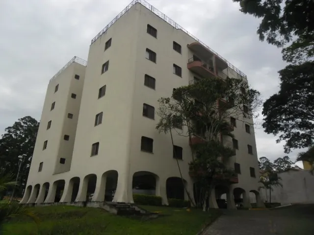 Imagem: LINDA COBERTURA EM LUGAR COM MUITO VERDE