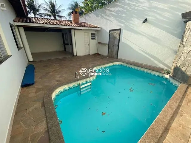 Imagem: Casa para Aluguel, 5 Quartos, 4 Suítes