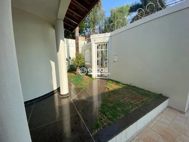 Imagem 9: Casa para Aluguel, 5 Quartos, 4 Suítes, 4 Vagas, Morada da Colina - Uberlândia/Mg