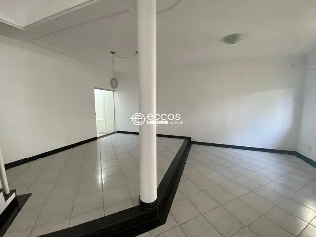 Imagem 3: Casa para Aluguel, 5 Quartos, 4 Suítes, 4 Vagas, Morada da Colina - Uberlândia/Mg