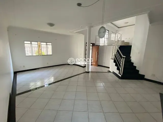 Imagem 4: Casa para Aluguel, 5 Quartos, 4 Suítes, 4 Vagas, Morada da Colina - Uberlândia/Mg