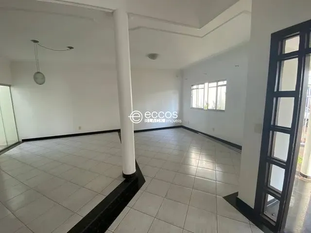 Imagem 10: Casa para Aluguel, 5 Quartos, 4 Suítes, 4 Vagas, Morada da Colina - Uberlândia/Mg