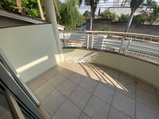 Imagem 14: Casa para Aluguel, 5 Quartos, 4 Suítes, 4 Vagas, Morada da Colina - Uberlândia/Mg