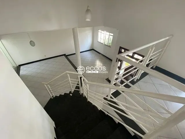 Imagem 2: Casa para Aluguel, 5 Quartos, 4 Suítes, 4 Vagas, Morada da Colina - Uberlândia/Mg