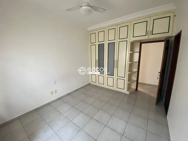 Imagem 7: Casa para Aluguel, 5 Quartos, 4 Suítes, 4 Vagas, Morada da Colina - Uberlândia/Mg