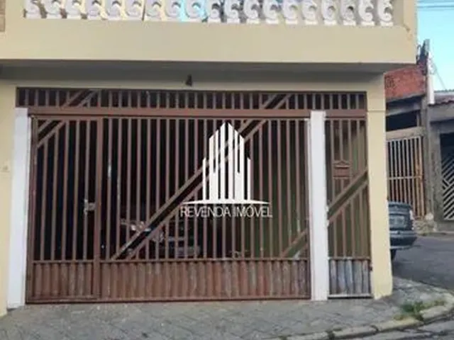 Imagem: A casa possui 2 Dormitórios, 1 Suíte, 2 Banheiros, 141m²