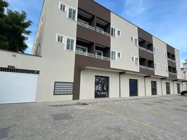 Imagem: O apartamento possui 2 Dormitórios, 1 Suíte, 2 Banheiros,