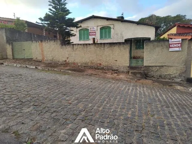 Imagem: A casa possui 2 Dormitórios, 1 Banheiro, 1 Vaga na