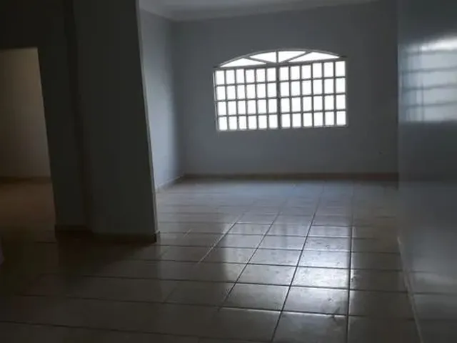 Imagem 11: Uruaçu - Casa 4 Quartos - Centro Particular