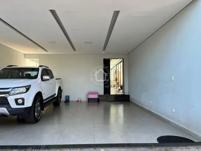 Imagem: Sobrado com 03 Domitórios Sendo 01 Suíte