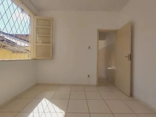 Imagem 1: Casa para Venda com 3 Quartos em Centro - Camaçari - Ba