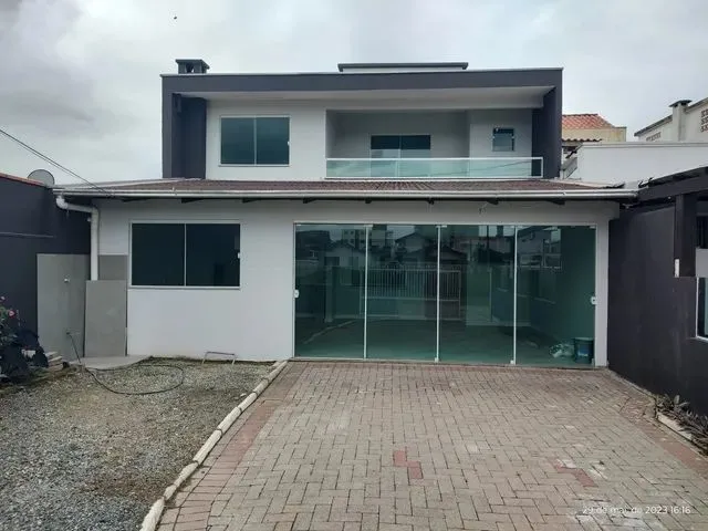 Imagem: Casa Paralocação com 145,00M2 À 300,00Mts