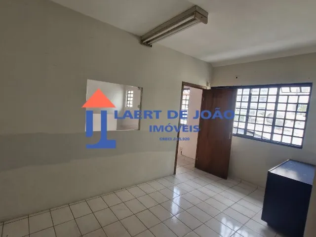 Imagem 6: Galpão Comercial com 4 Salas para Locação Ou Venda - 200M2