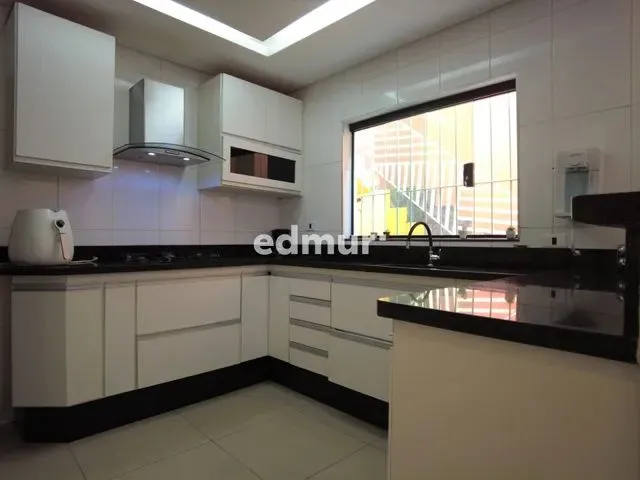 Imagem 2: Sobrado no Bairro Vila Linda com 201M². 3 Dormitórios e 2 Vagas....
