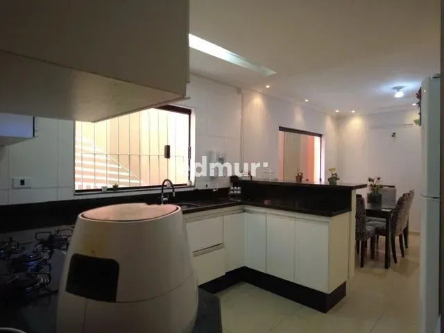 Imagem 14: Sobrado no Bairro Vila Linda com 201M². 3 Dormitórios e 2 Vagas....