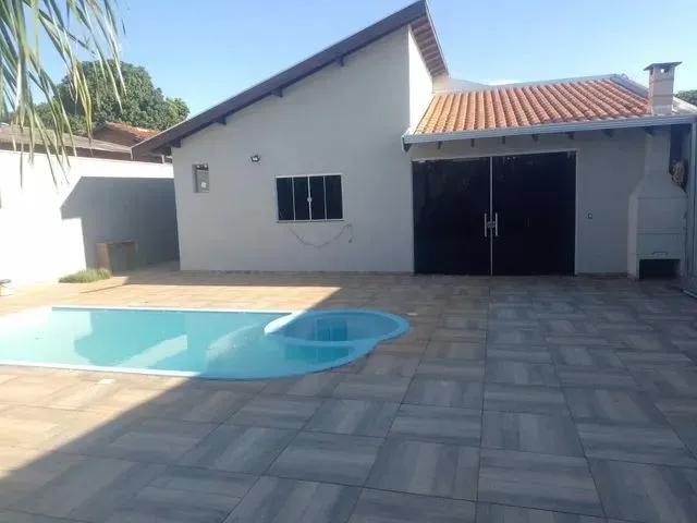 Imagem: Casa com Piscina Poucos Metros Shopping