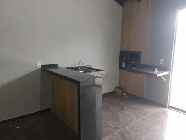 Imagem 2: Casa com Piscina Poucos Metros Shopping