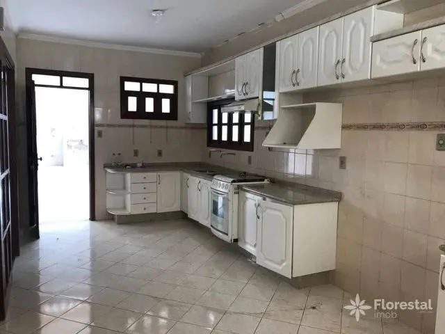 Imagem 4: Casa com 4 Dormitórios À Venda, Terreno de 10X20 e Área Construída de 160M²