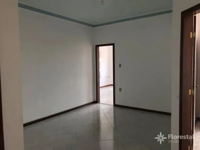 Imagem 2: Casa com 4 Dormitórios À Venda, Terreno de 10X20 e Área Construída de 160M²