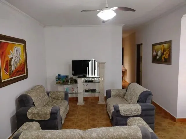 Imagem: 4 Casas com 330M² de Área Total na Região