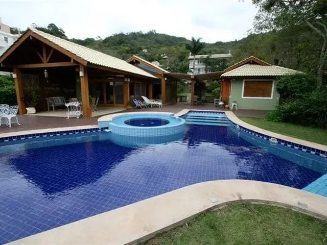 Imagem 3: Casa com 7 Dormitórios À Venda, 785 M² por R$ 5.500.000,00 - Lagoa da Conceição