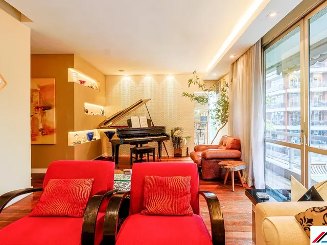 Imagem 2: Imperdível oportunidade: Apartamento de 3 quartos na Lagoa, Rio de Janeiro-RJ, com