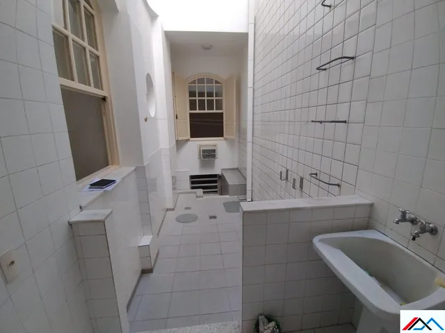 Imagem 6: Imóvel à venda em Copacabana, Rio de Janeiro - RJ: Casa com 2 quartos, 1 suíte, 3