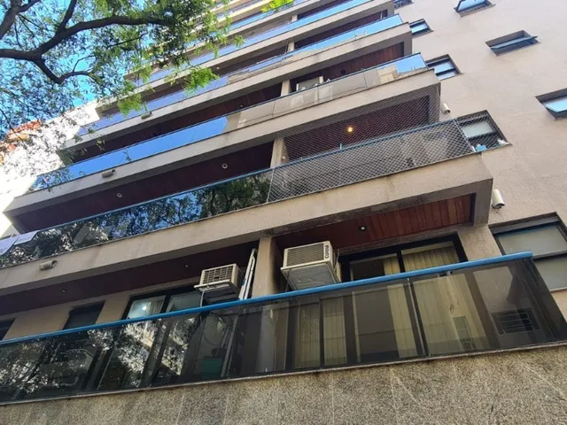 Imagem 3: Rua Paula Freitas predio como serviços