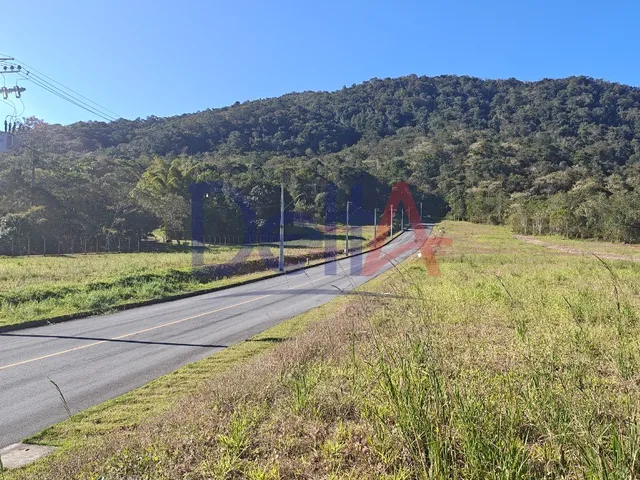 Imagem: O terreno possui 335m² de Área e está localizado em Rio