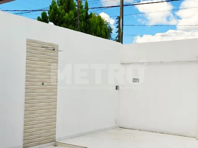 Imagem 2: Casa à venda no bairro Portal da Cidade, 3 quartos, Petrolina-PE