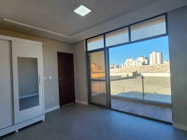 Imagem 15: Casa - 5 Quartos - 5 Suítes - 300,00M²