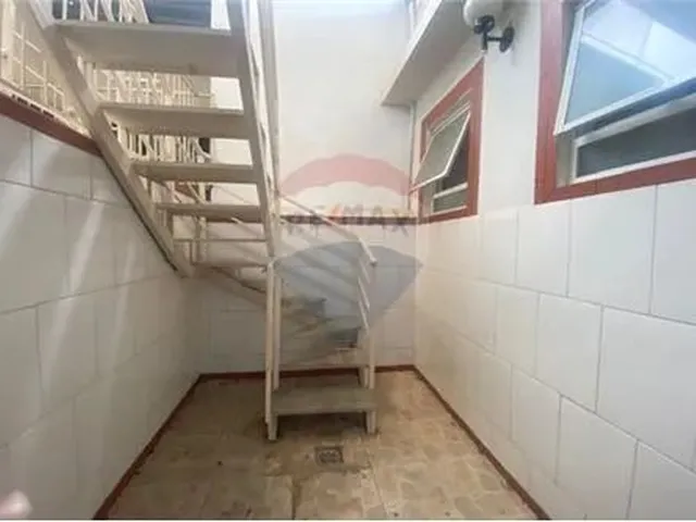 Imagem 13: Espaçoso Apartamento de 3 Quartos com Terraço Coberto em Localização Privilegiada