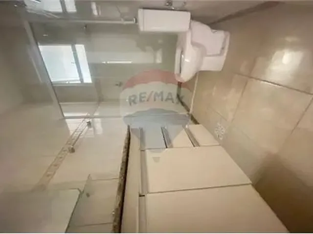 Imagem 15: Espaçoso Apartamento de 3 Quartos com Terraço Coberto em Localização Privilegiada