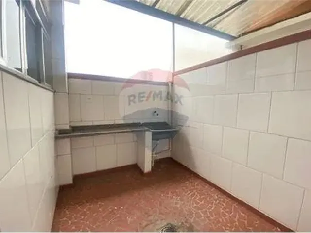 Imagem 12: Espaçoso Apartamento de 3 Quartos com Terraço Coberto em Localização Privilegiada