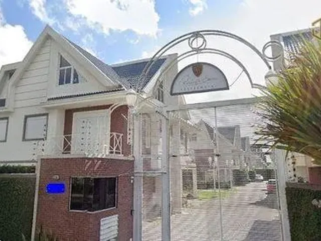 Imagem: Linda Casa em Condominio Fechado