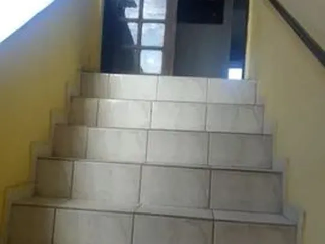 Imagem: A casa possui 2 Dormitórios, 1 Banheiro e está localizado