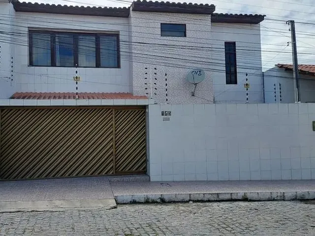 Imagem: Caruaru Casa Dúplex a Venda em Rua Pública