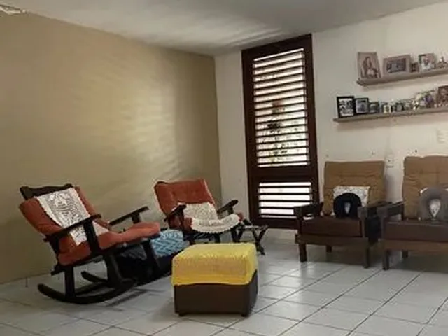 Imagem 15: Casa em Petrópolis com 229M2, 3/4