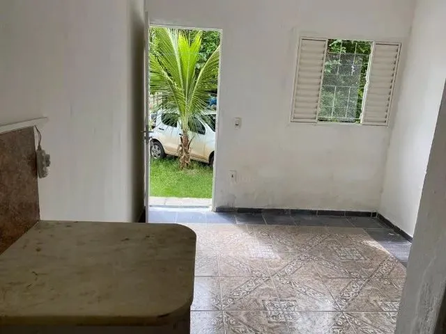 Imagem: Alugo Kitnet (Agua Luz Internet Incluso