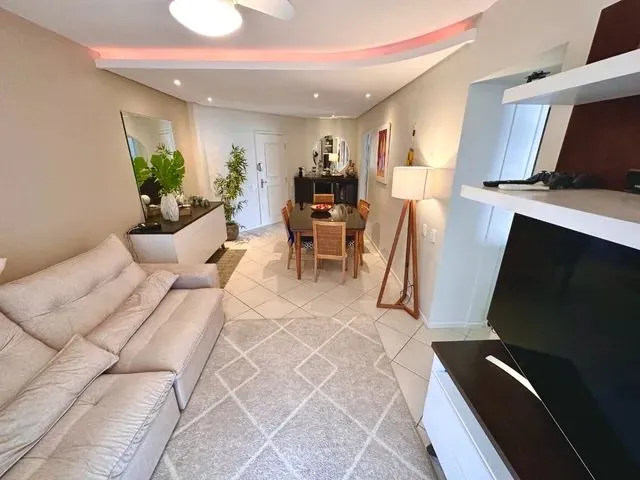 Imagem 1: Apartamento para Venda Possui 85 Metros Quadrados com 3 Quartos em Centro - Florianópolis