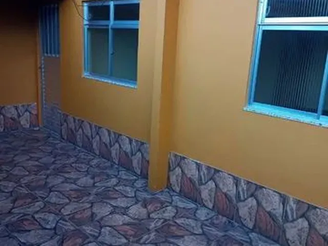 Imagem: A casa possui 2 Dormitórios, 1 Banheiro e está localizado