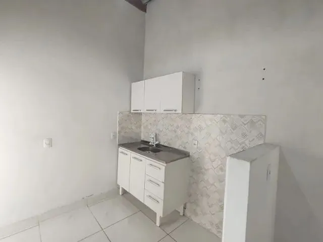 Imagem 2: Alugo Casa com 2 Quartos, Garagem em Nova Carapina !