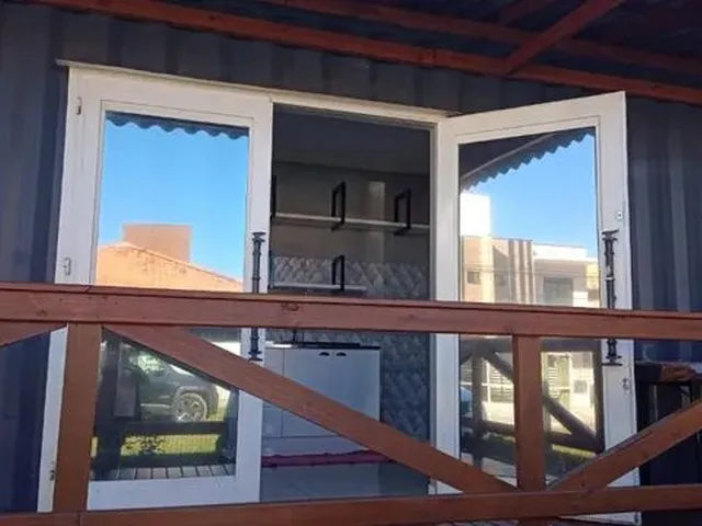 Imagem: Casa Container 50 M da Praia Campeche