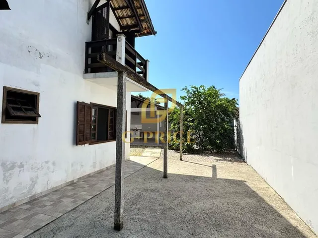 Imagem 5: Ampla casa com quintal e edícula apenas 250m do mar