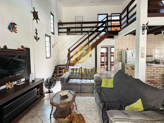 Imagem 4: Ampla casa com quintal e edícula apenas 250m do mar