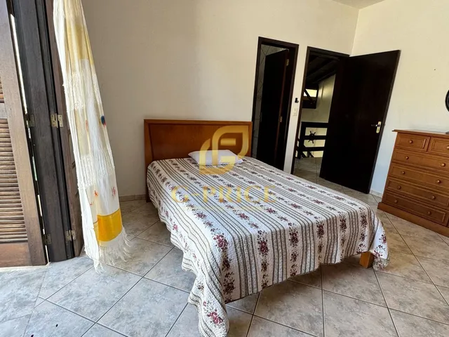Imagem 1: Ampla casa com quintal e edícula apenas 250m do mar