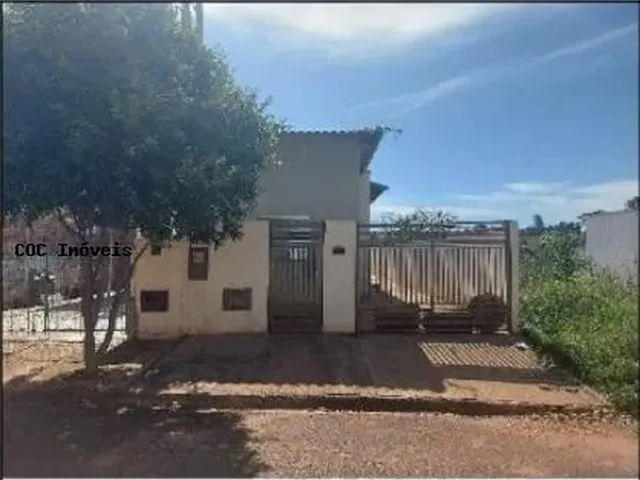 Imagem: A casa possui 2 Dormitórios, 1 Banheiro, 1 Vaga na
