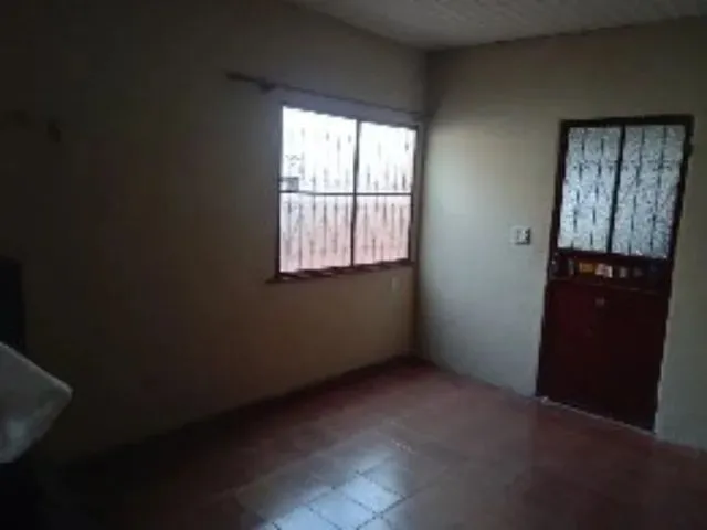 Imagem 2: Casa 3 Quartos no Bairro Florestal , 2 Vgs Garagem , + Quintal , Próximo a Av Principal