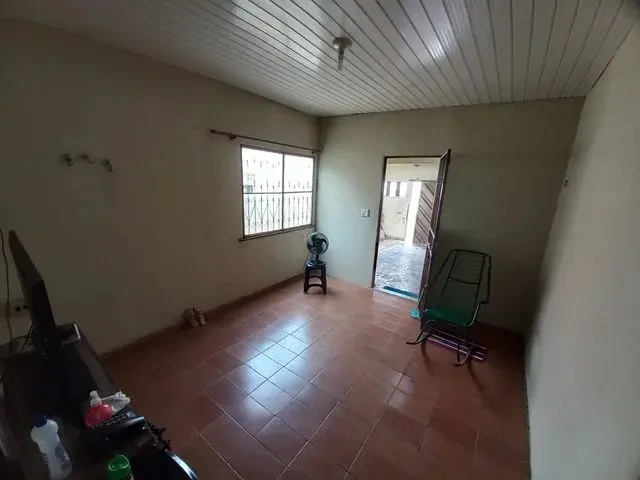 Imagem 3: Casa 3 Quartos no Bairro Florestal , 2 Vgs Garagem , + Quintal , Próximo a Av Principal