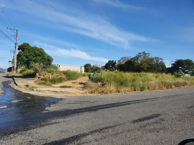Imagem 2: Terreno Á Venda.